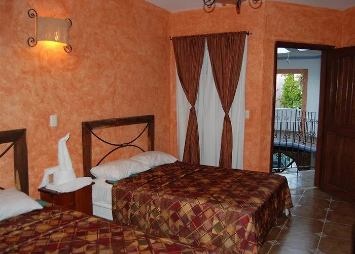 Alux Hotel