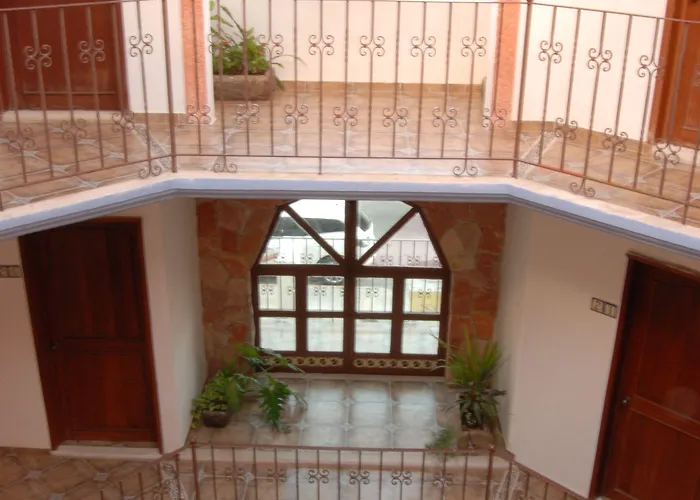 Alux Hotel
