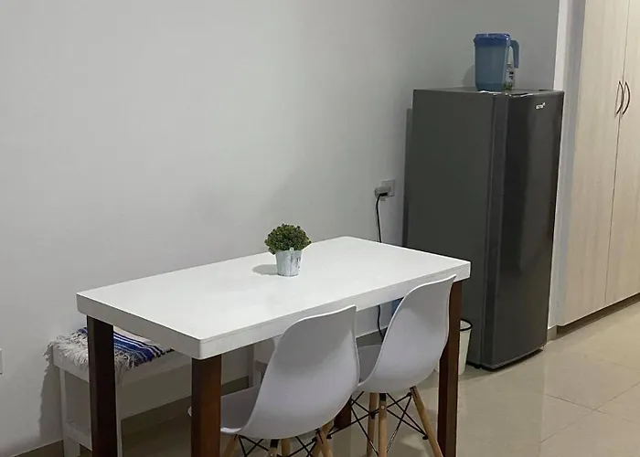 Alux Hotel 2*