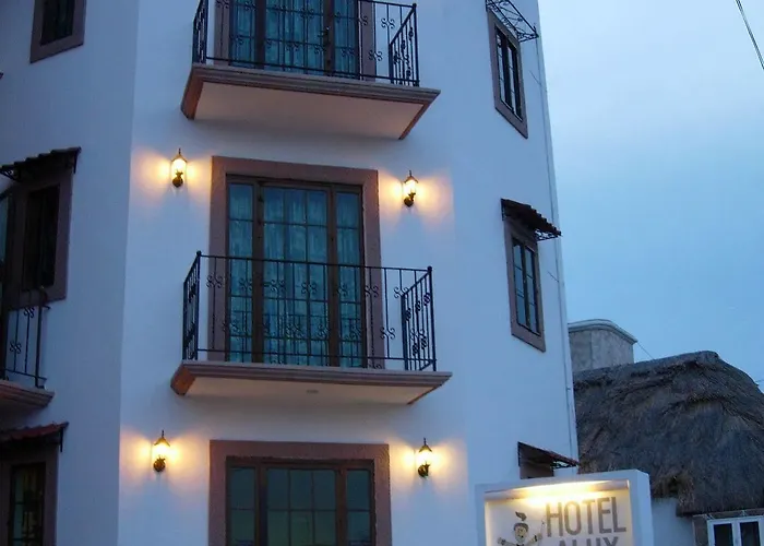 Alux Hotel