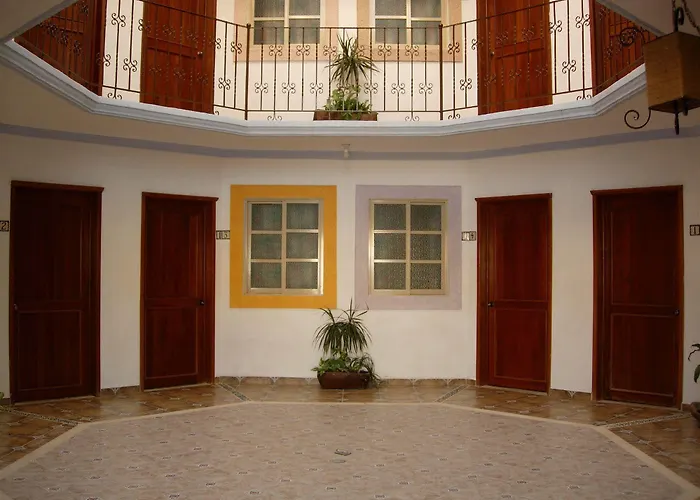 Alux Hotel
