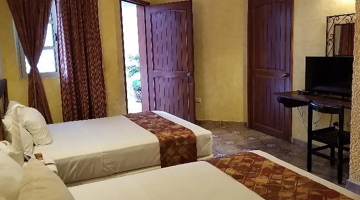 Hotel Alux 2*